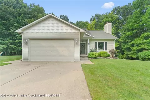 Exterior - 10222 Red Bud Dr, Haslett, MI 48840 photo 2 of 11