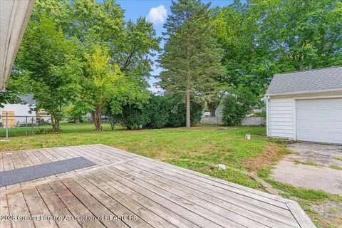 Exterior - 314 N Logan St, Dewitt, MI 48820 photo 6 of 6
