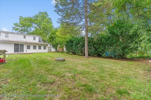 Exterior - 314 N Logan St, Dewitt, MI 48820 photo 5 of 6