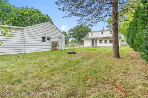 Exterior - 314 N Logan St, Dewitt, MI 48820 photo 4 of 6