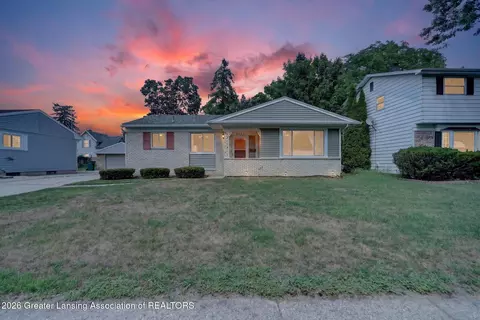 2132 Holly Way, Lansing, MI 48910