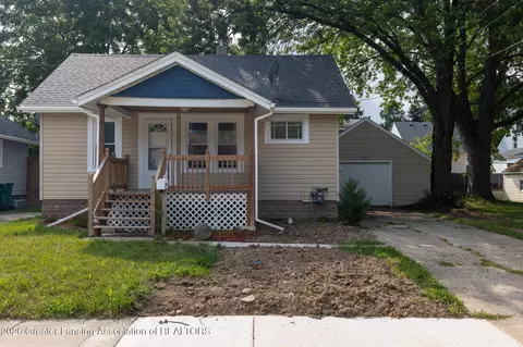 1105 Comfort St, Lansing, MI 48915