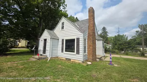 954 Daisy Ln, East Lansing, MI 48823