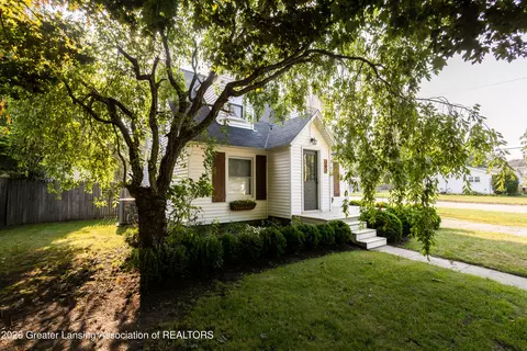 302 Wilson St, Dewitt, MI 48820 photo 3