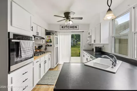 Kitchen - 302 Wilson St, Dewitt, MI 48820 photo 1 of 5