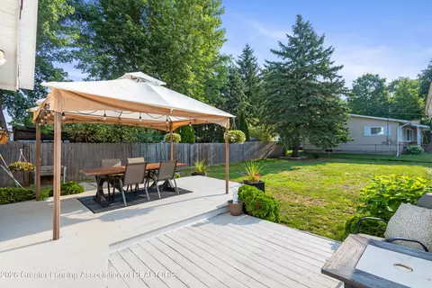 Exterior - 302 Wilson St, Dewitt, MI 48820 photo 3 of 6