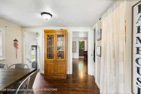 Entry Way - 302 Wilson St, Dewitt, MI 48820 photo 4 of 5