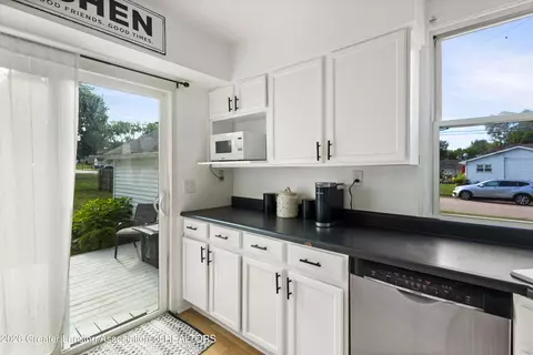 Kitchen - 302 Wilson St, Dewitt, MI 48820 photo 3 of 5