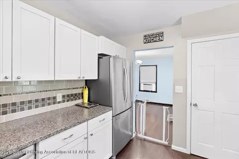 Kitchen - 617 Irvington Ave, Lansing, MI 48910 photo 2 of 3