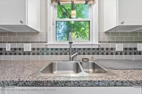 Kitchen - 617 Irvington Ave, Lansing, MI 48910 photo 3 of 3