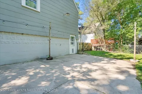 Exterior - 617 Irvington Ave, Lansing, MI 48910 photo 3 of 4