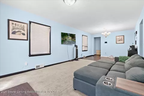 Entry Way - 617 Irvington Ave, Lansing, MI 48910 photo 3 of 4