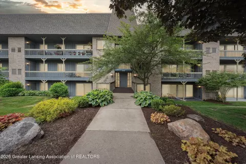 2926 Mount Hope Rd #105, Okemos, MI 48864