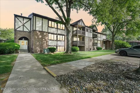 6165 E Innkeepers Ct #76, East Lansing, MI 48823