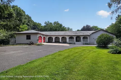 2100 E Sherwood Rd, Williamston, MI 48895
