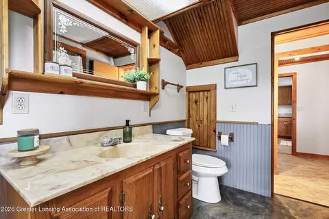 Bath - 1189 E Maple Rapids Rd, Saint Johns, MI 48879 photo 1 of 1