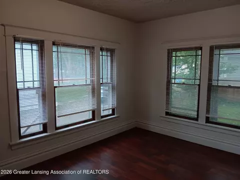 908 N Pine St, Lansing, MI 48906 photo 5