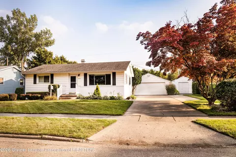 3221 Sunnylane, Lansing, MI 48906