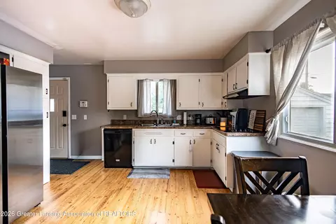 Kitchen - 3221 Sunnylane, Lansing, MI 48906 photo 1 of 3