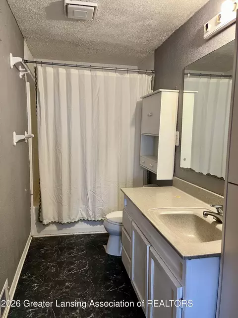 Bath - 9961 Marshall Rd, Olivet, MI 49076 photo 1 of 1