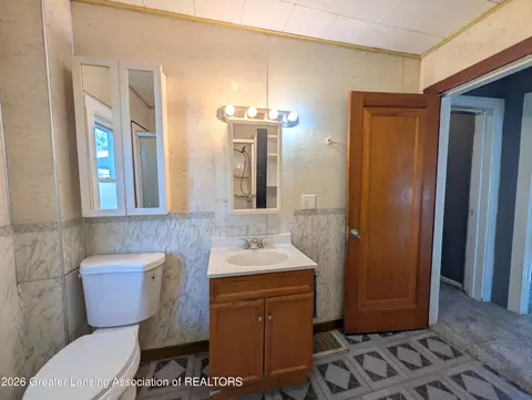 Bath - 226 E Jackson St, Lansing, MI 48906 photo 2 of 3