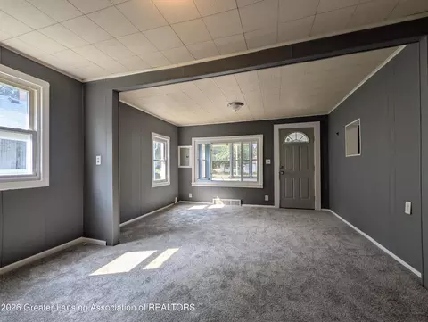 Living - 226 E Jackson St, Lansing, MI 48906 photo 1 of 4