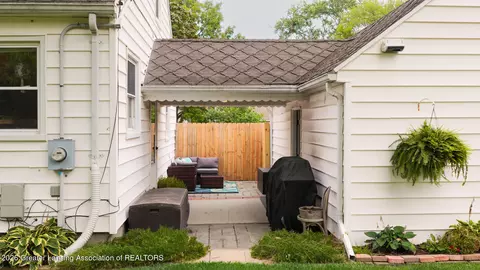 Exterior - 2014 Devonshire Ave, Lansing, MI 48910 photo 2 of 8