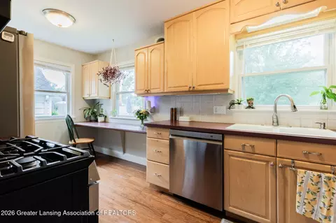 Kitchen - 2014 Devonshire Ave, Lansing, MI 48910 photo 2 of 5