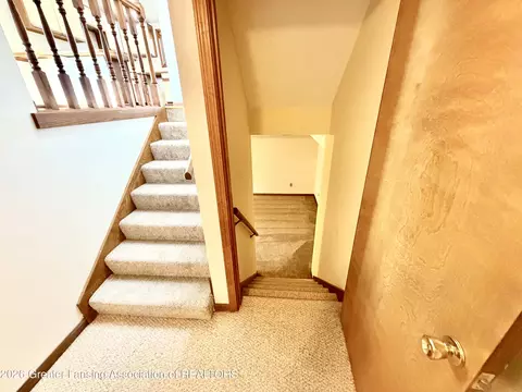 Entry Way - 1114 Wolf Run Dr, Lansing, MI 48917 photo 4 of 4