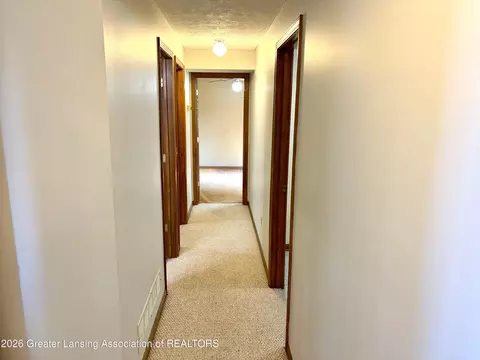 Entry Way - 1114 Wolf Run Dr, Lansing, MI 48917 photo 3 of 4