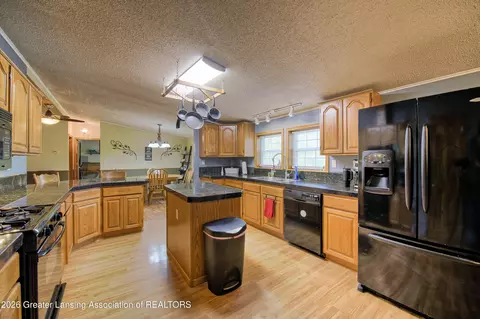 Kitchen - 4065 S Lyons Rd, Lyons, MI 48851 photo 2 of 4