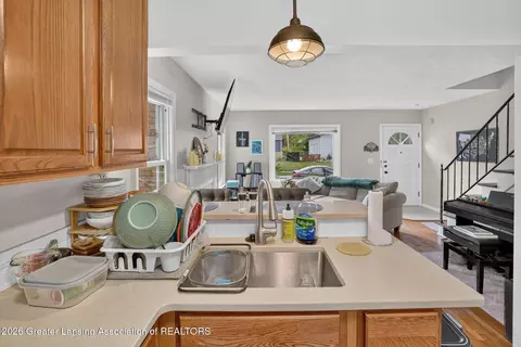 Kitchen - 2001 Devonshire, Lansing, MI 48910 photo 5 of 9
