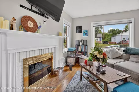 Living - 2001 Devonshire, Lansing, MI 48910 photo 1 of 2