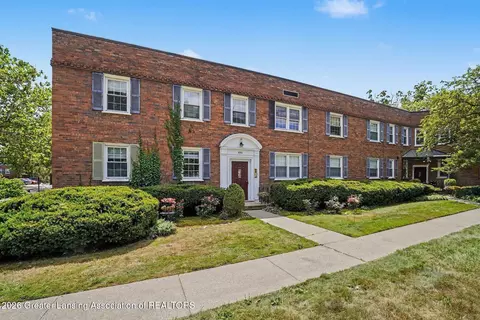 605 Glenmoor Rd #2A, East Lansing, MI 48823