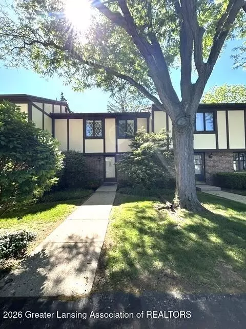 6209 Cobblers Dr, East Lansing, MI 48823