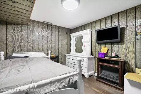 Bedroom - 525 N Cedar Rd, Mason, MI 48854 photo 7 of 11
