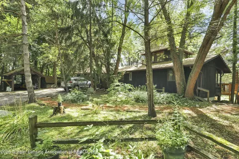 Exterior - 525 N Cedar Rd, Mason, MI 48854 photo 9 of 11
