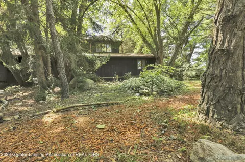 Exterior - 525 N Cedar Rd, Mason, MI 48854 photo 10 of 11