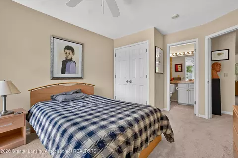 Bedroom - 16817 Cedarbrook Dr, Haslett, MI 48840 photo 3 of 10