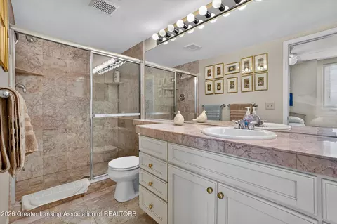 Bath - 16817 Cedarbrook Dr, Haslett, MI 48840 photo 7 of 9