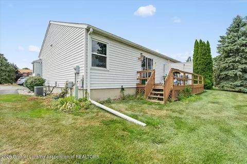 Exterior - 1107 Sunview Dr, Saint Johns, MI 48879 photo 3 of 7