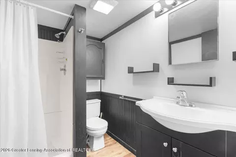 Bath - 1107 Sunview Dr, Saint Johns, MI 48879 photo 2 of 2