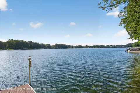 View/Area - 705 W Geneva Dr, Dewitt, MI 48820 photo 2 of 9