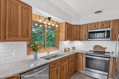 Kitchen - 705 W Geneva Dr, Dewitt, MI 48820 photo 2 of 3