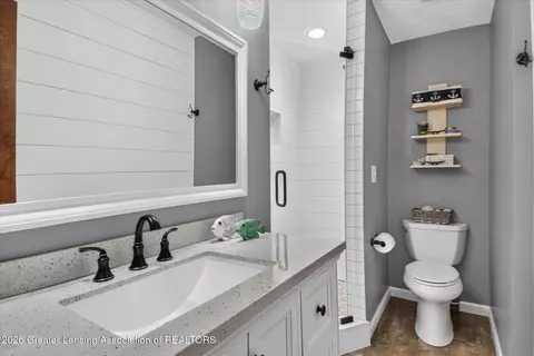 Bath - 705 W Geneva Dr, Dewitt, MI 48820 photo 3 of 3