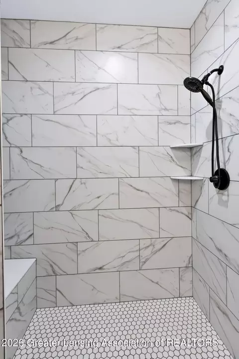 Bath - 602 Magenta Ct, Haslett, MI 48840 photo 4 of 8