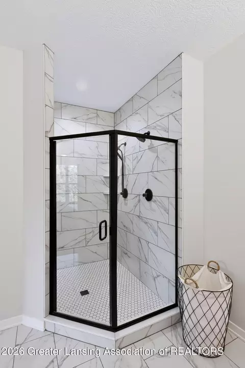 Bath - 602 Magenta Ct, Haslett, MI 48840 photo 3 of 8