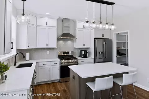 Kitchen - 602 Magenta Ct, Haslett, MI 48840 photo 5 of 6