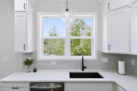 Kitchen - 602 Magenta Ct, Haslett, MI 48840 photo 3 of 6