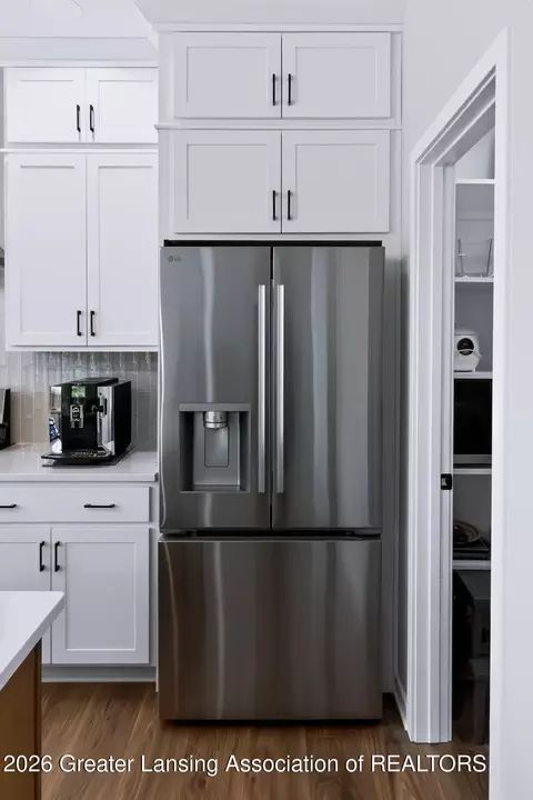 Kitchen - 602 Magenta Ct, Haslett, MI 48840 photo 6 of 6